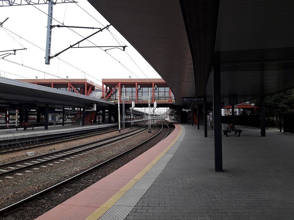 foto: <a href="https://commons.wikimedia.org/wiki/File:Cz%C4%99stochowa_Osobowa,_Peron_4.jpg">Eter201</a>